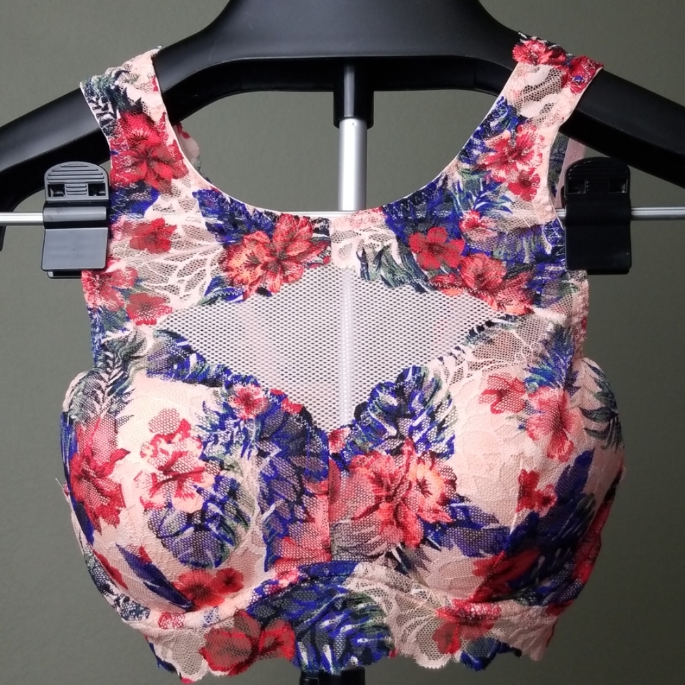 NEW PINK Victoria's Secret bra!